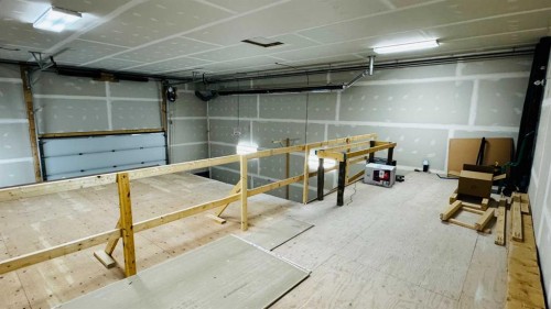 102-25 Beju Industrial Drive Drive, Sylvan Lake, AB 