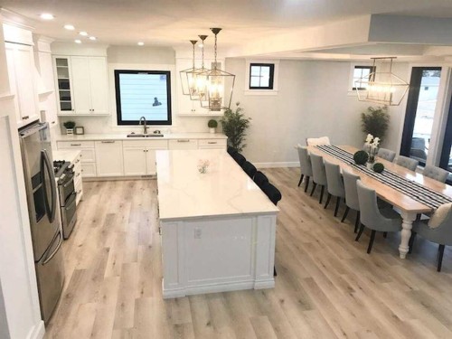 55 N 300 W, Raymond, AB - Indoor