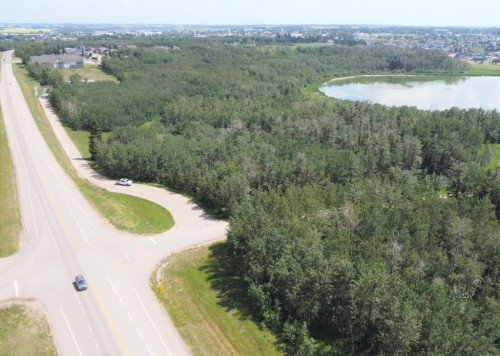 5645 Lakeside Way, Innisfail, AB 