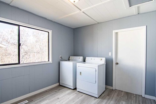 39061 Range Road 220, Rural Stettler No. 6, County Of, AB - Indoor Photo Showing Laundry Room