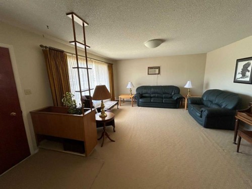 5405 50 Street, Castor, AB - Indoor
