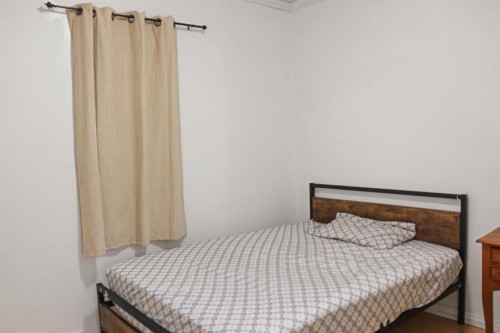301 Waterloo Street, Veteran, AB - Indoor Photo Showing Bedroom