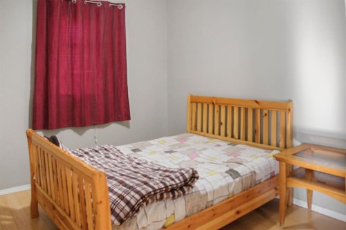 301 Waterloo Street, Veteran, AB - Indoor Photo Showing Bedroom