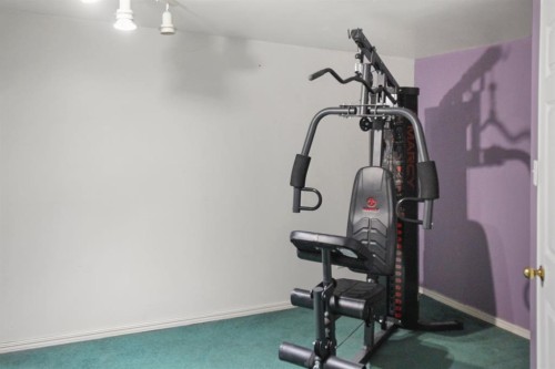 301 Waterloo Street, Veteran, AB - Indoor Photo Showing Gym Room