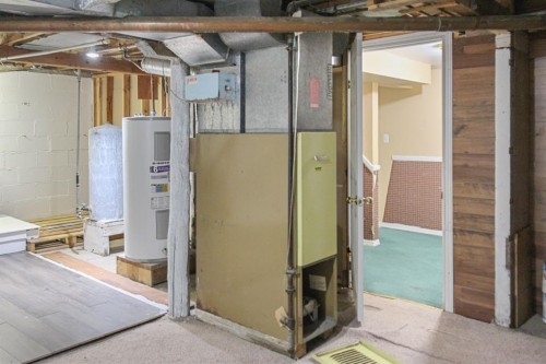 301 Waterloo Street, Veteran, AB - Indoor Photo Showing Basement