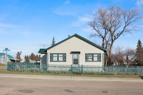 301 Waterloo Street, Veteran, AB - Outdoor