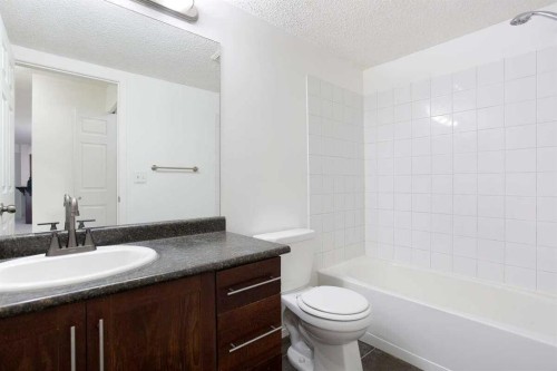 3105-60 Panatella Street Nw, Calgary, AB - Indoor Photo Showing Bathroom