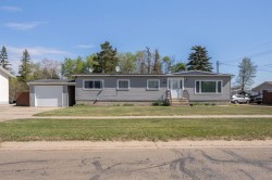 5410 51 Avenue  Daysland, AB T0B 1A0