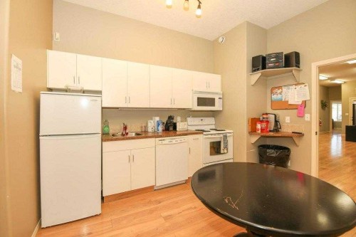 5209 49A Avenue, Bentley, AB 