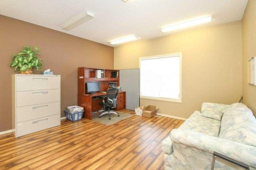 5209 49A Avenue, Bentley, AB 