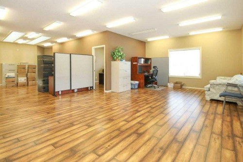 5209 49A Avenue, Bentley, AB 