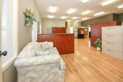 5209 49A Avenue, Bentley, AB 