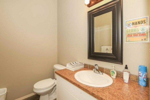 5209 49A Avenue, Bentley, AB 