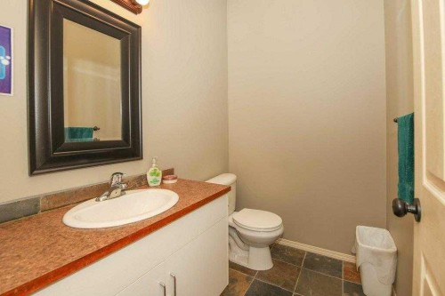 5209 49A Avenue, Bentley, AB 