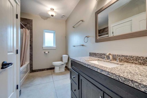 8-15015 Township 424, Rural Ponoka County, AB - Indoor Photo Showing Bathroom