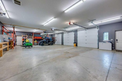 8-15015 Township 424, Rural Ponoka County, AB - Indoor Photo Showing Garage