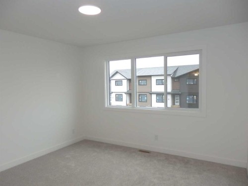 30 Inglis Crescent, Sylvan Lake, AB - Indoor Photo Showing Other Room