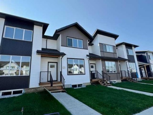 30 Inglis Crescent, Sylvan Lake, AB - Outdoor With Facade