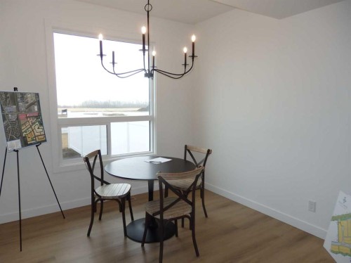 30 Inglis Crescent, Sylvan Lake, AB - Indoor Photo Showing Dining Room