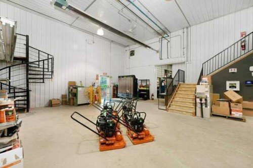 30 Industrial Drive, Sylvan Lake, AB 
