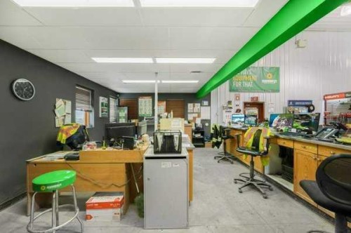 30 Industrial Drive, Sylvan Lake, AB 