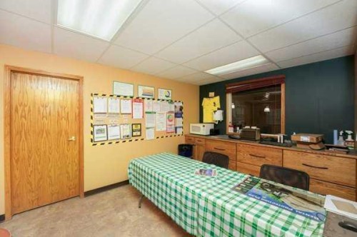 30 Industrial Drive, Sylvan Lake, AB 