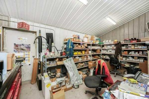 30 Industrial Drive, Sylvan Lake, AB 