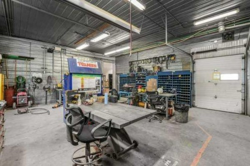 30 Industrial Drive, Sylvan Lake, AB 