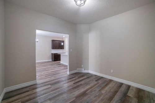 5728 55 Avenue, Camrose, AB - Indoor Photo Showing Other Room