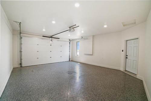 5728 55 Avenue, Camrose, AB - Indoor Photo Showing Garage