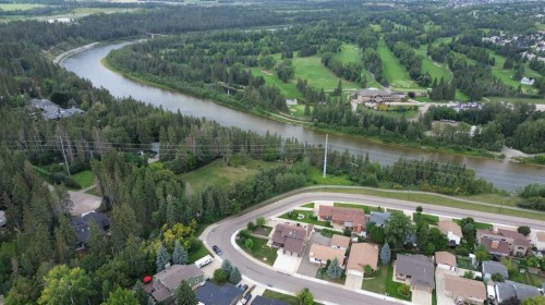 20 Cronquist Close, Red Deer, AB 