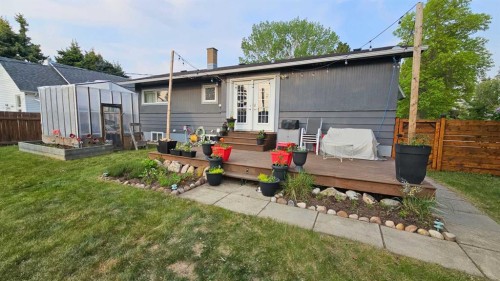 5502 51 Street, Castor, AB - Outdoor With Deck Patio Veranda