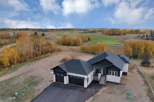 305 Wolf Run Drive  Rural Ponoka County, AB T4L 1X9