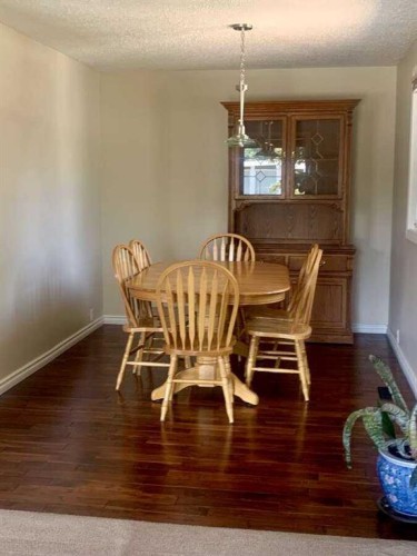 471 Dalmeny Hill Nw, Calgary, AB - Indoor Photo Showing Dining Room