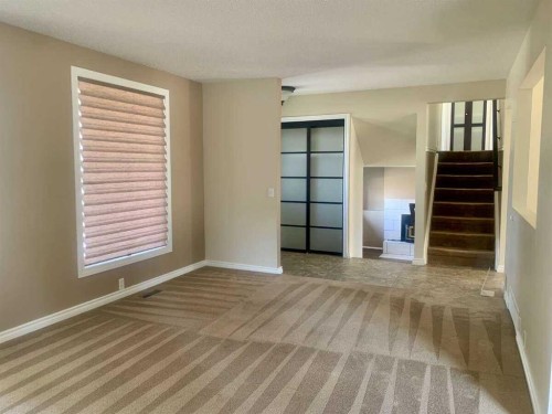 471 Dalmeny Hill Nw, Calgary, AB - Indoor Photo Showing Other Room