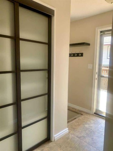 471 Dalmeny Hill Nw, Calgary, AB - Indoor Photo Showing Other Room