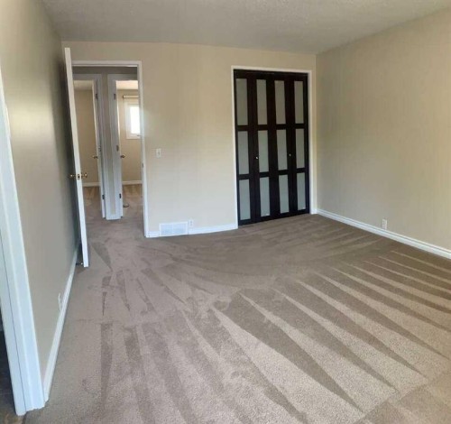 471 Dalmeny Hill Nw, Calgary, AB - Indoor Photo Showing Other Room