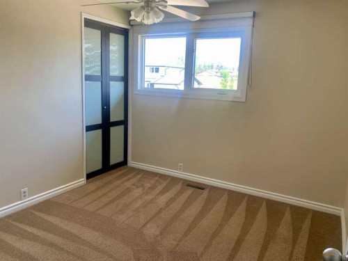 471 Dalmeny Hill Nw, Calgary, AB - Indoor Photo Showing Other Room