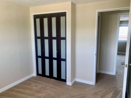 471 Dalmeny Hill Nw, Calgary, AB - Indoor Photo Showing Other Room