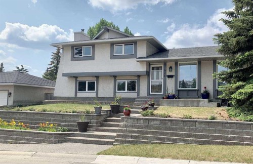 471 Dalmeny Hill Nw, Calgary, AB - Outdoor With Facade
