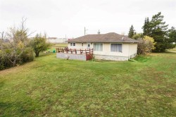 5207 49 Street  Ponoka, AB T4J 1E1