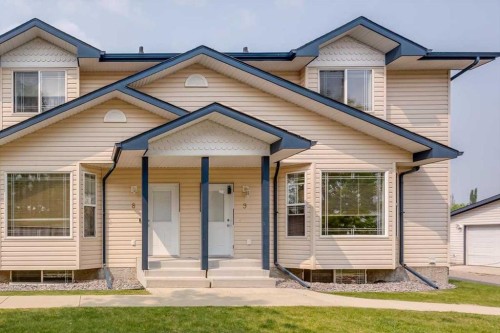 9-2 Hinshaw Drive  Sylvan Lake, AB T4S 2J2