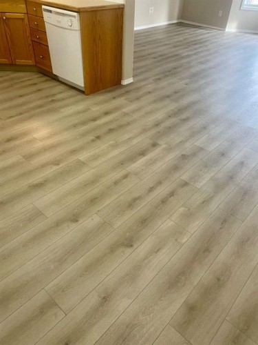 9-2 Hinshaw Drive, Sylvan Lake, AB - Indoor Photo Showing Other Room