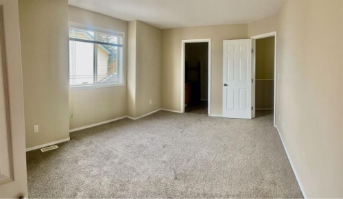 9-2 Hinshaw Drive, Sylvan Lake, AB - Indoor Photo Showing Other Room