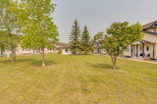 9-2 Hinshaw Drive, Sylvan Lake, AB - Outdoor