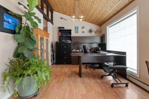 119 3Rd Avenue West, Alliance, AB - Indoor Photo Showing Office