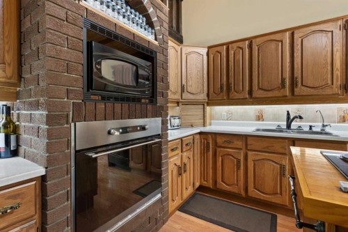 119 3Rd Avenue West, Alliance, AB - Indoor