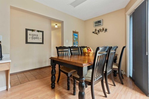 119 3Rd Avenue West, Alliance, AB - Indoor Photo Showing Dining Room