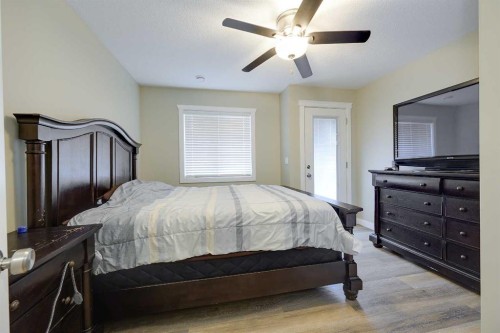 471 Townsend Street, Red Deer, AB - Indoor Photo Showing Bedroom
