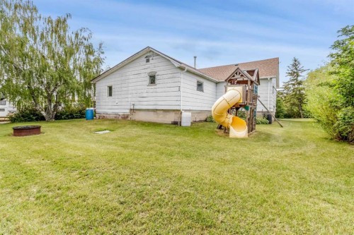24 Main Street, Ardley, AB - Outdoor